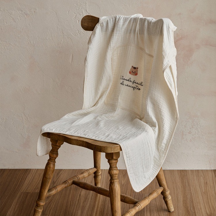 25F/W DTD溫馨抱抱暖白系列-莫代爾棉紗背巾毯