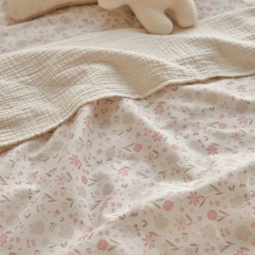 25F/W CocoBunny花瓣兔兔系列-2重棉紗層雙面蓋毯