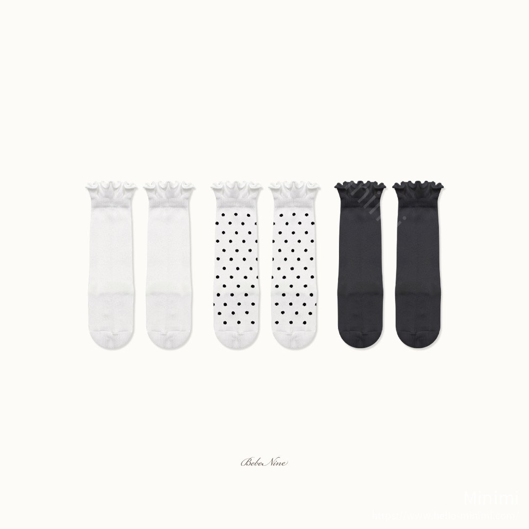 Nine Frill Ankle Socks