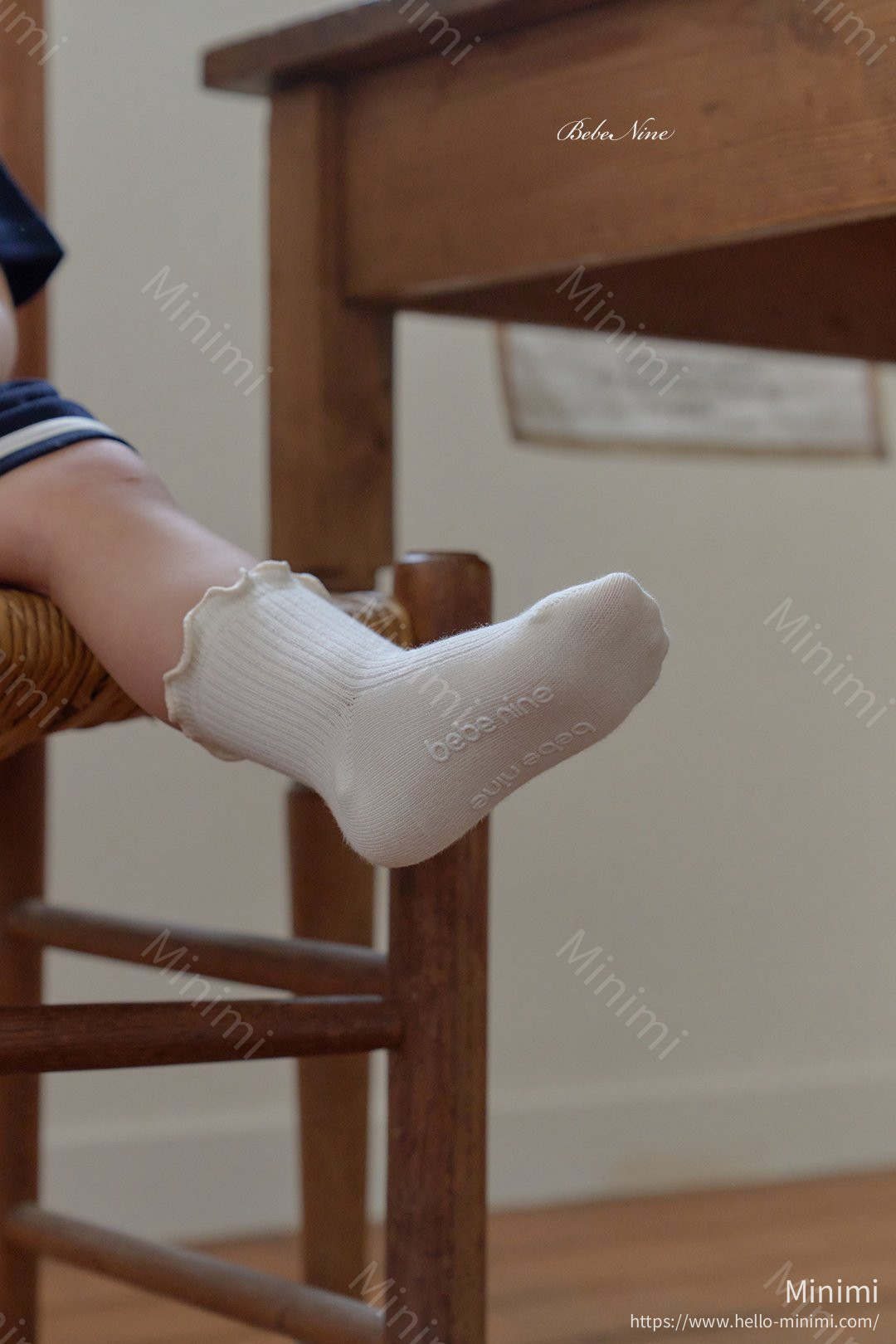 bebe nine Nine Frill Knee Socks 細節圖 3