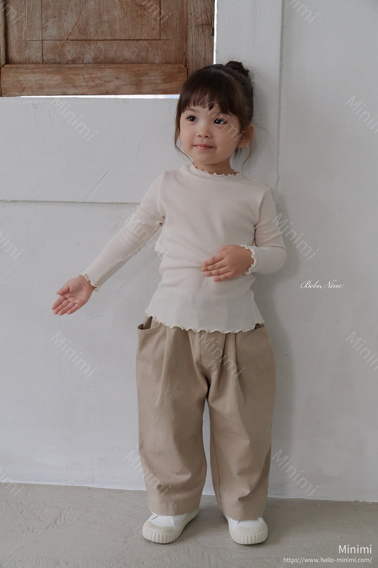 bebe nine Soft Ruffle Rib Tee 細節圖 3