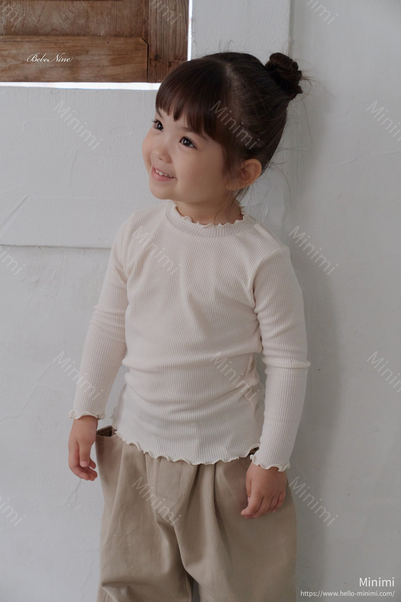 bebe nine Soft Ruffle Rib Tee 細節圖 4