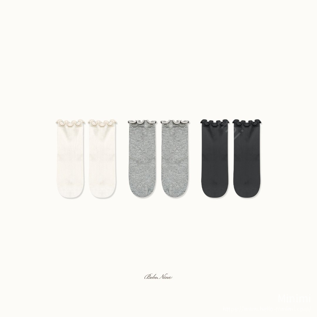 Nine Frill Knee Socks