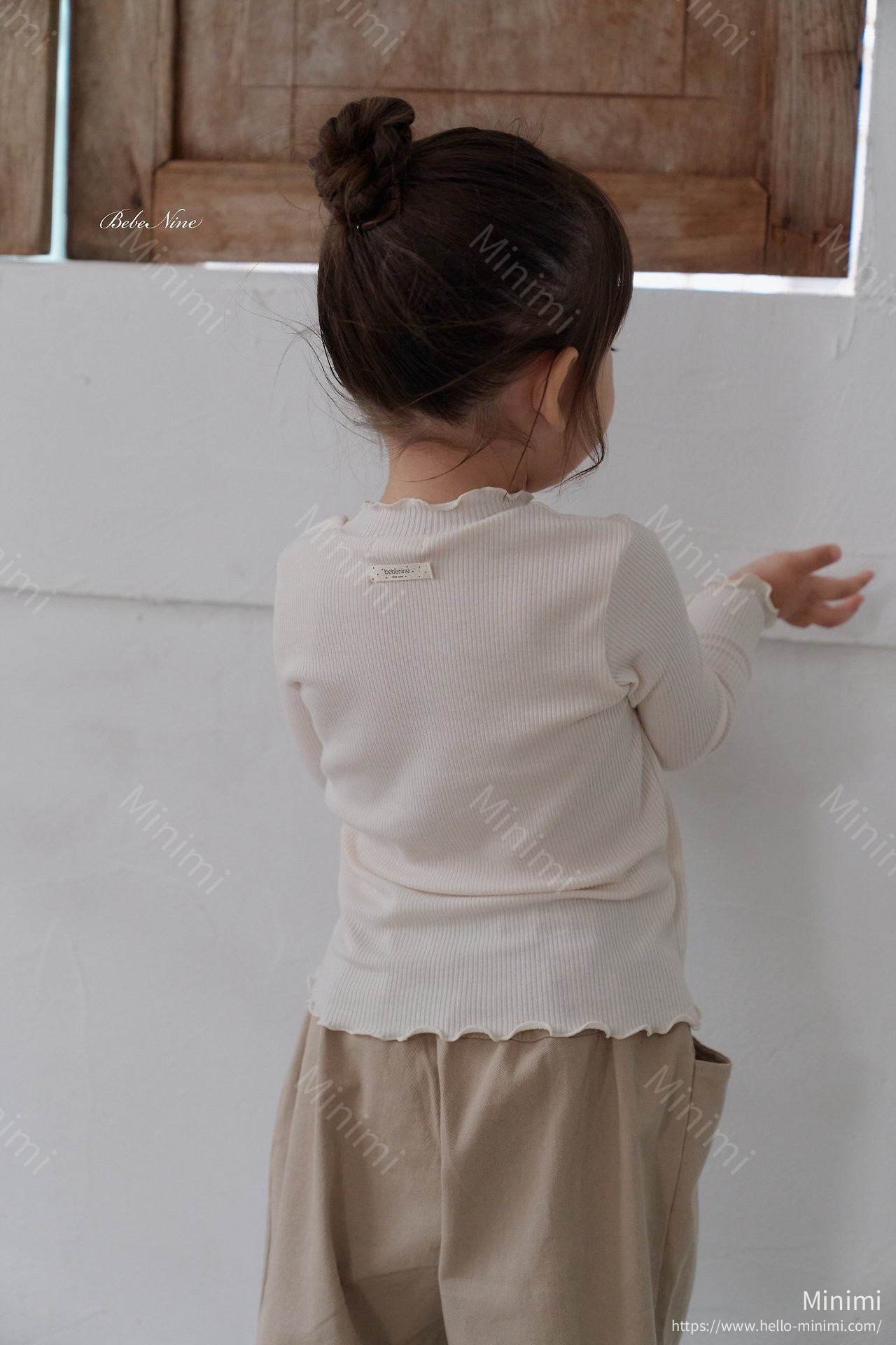 bebe nine Soft Ruffle Rib Tee 細節圖 8