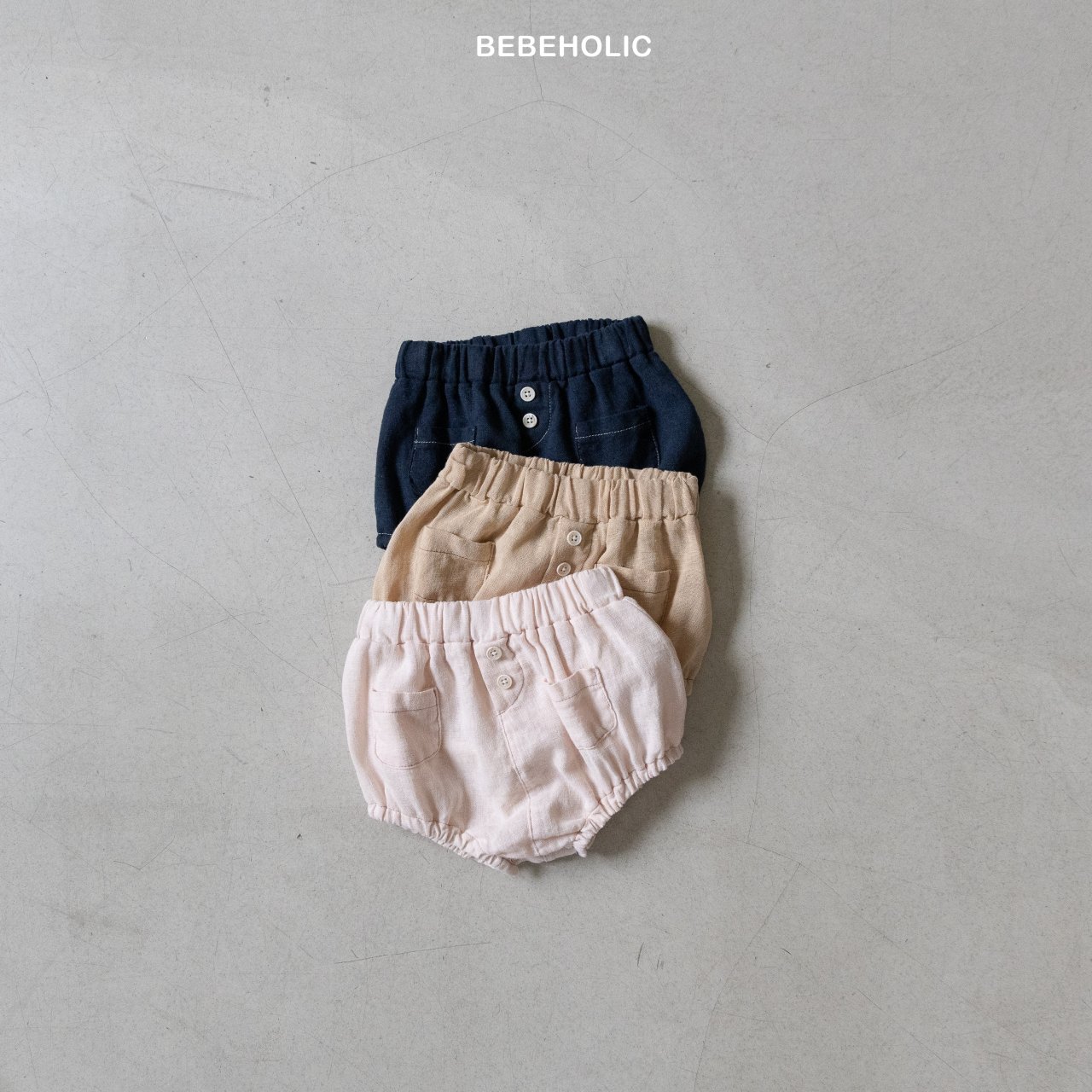 Whi Bloomers
