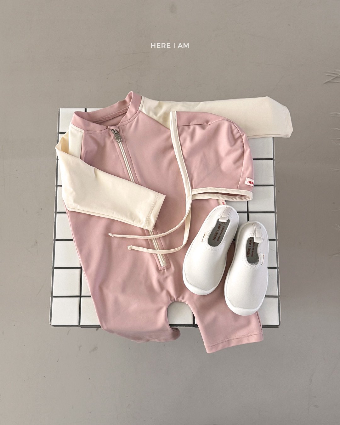 HERE I AM Bunny Rashguard Suit 細節圖 6